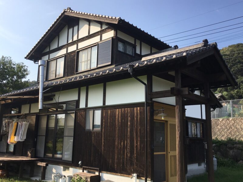 木部外壁の塗装は何年おき？塗り替えサインと正しい塗料選び