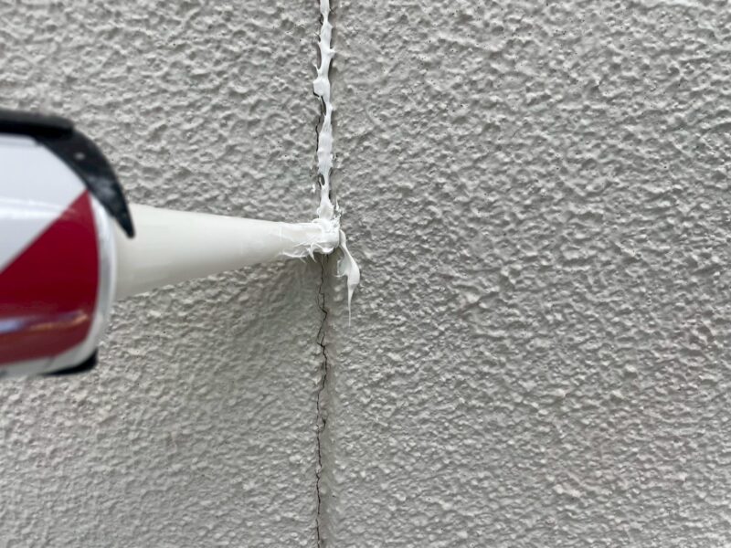 福岡県福岡市早良区干隈のK様邸でチョーキング現象と塗膜劣化を丁寧に直す外壁塗装工事を行っています。6/9着工です。【HPより】