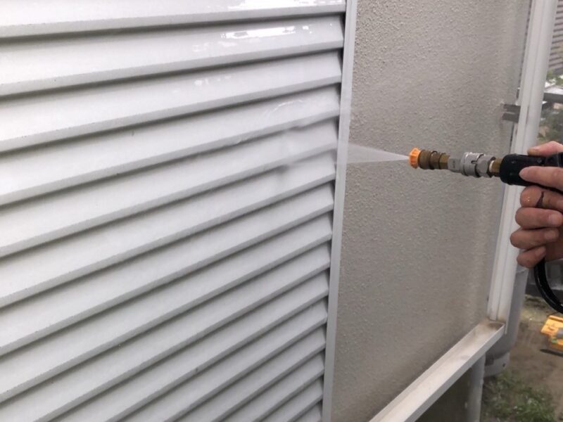 福岡県福岡市早良区干隈のK様邸でチョーキング現象と塗膜劣化を丁寧に直す外壁塗装工事を行っています。6/9着工です。【HPより】