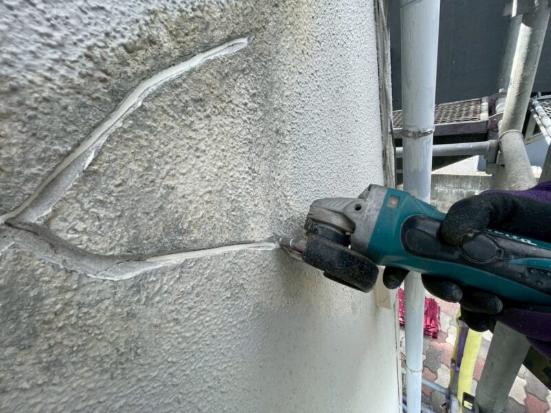 福岡県福岡市早良区干隈のK様邸でチョーキング現象と塗膜劣化を丁寧に直す外壁塗装工事を行っています。6/9着工です。【HPより】