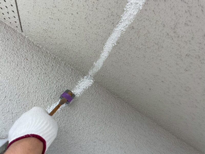 福岡県福岡市早良区干隈のK様邸でチョーキング現象と塗膜劣化を丁寧に直す外壁塗装工事を行っています。6/9着工です。【HPより】