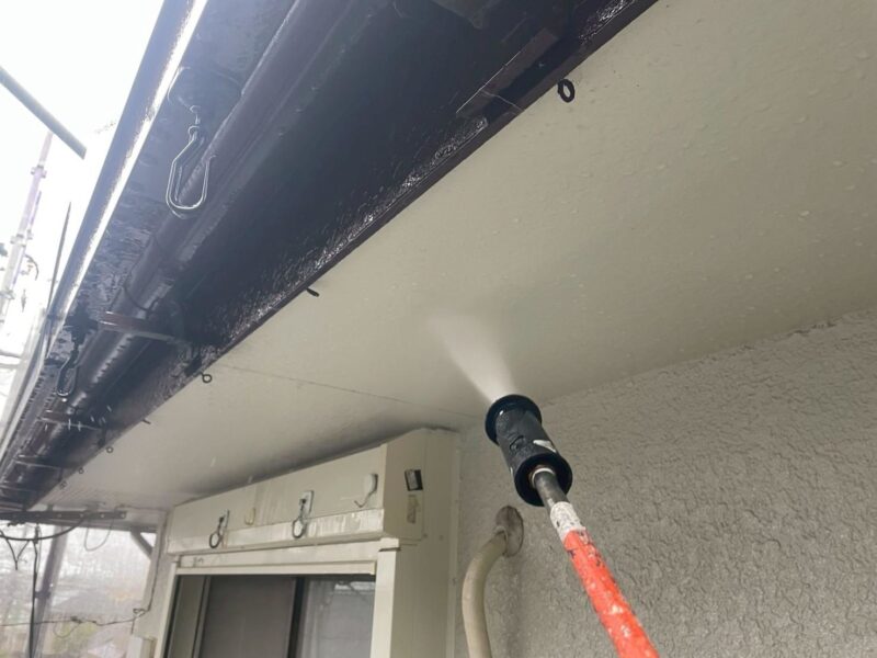 福岡県福岡市東区美和台のK様邸でチョーキングやひび割れが進行した外壁と色あせた屋根を美しく守る外壁塗装・屋根塗装工事を行いました。6/2完成です。【ご紹介より】