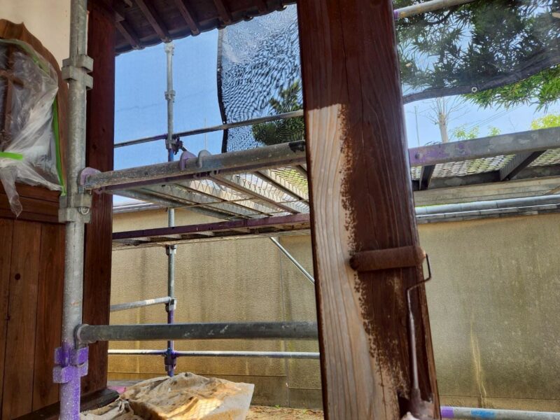 福岡県糟屋郡新宮町湊のT寺にて外壁のカビや木部の劣化を改善する外壁塗装を行いました。2025年7月20日完成です。【HPより】
