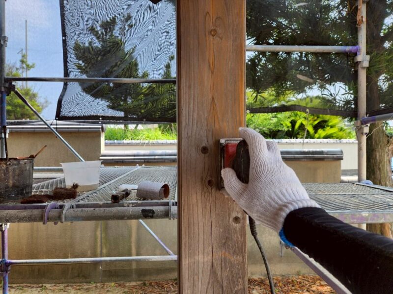 福岡県糟屋郡新宮町湊のT寺にて外壁のカビや木部の劣化を改善する外壁塗装を行いました。2025年7月20日完成です。【HPより】