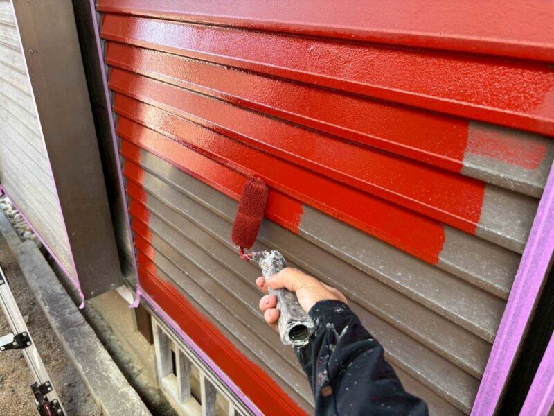 福岡市東区名島のN様邸でチョーキングやひび割れが見られる外壁と苔や色あせが進んだ屋根の塗装工事を行いました。2025年7月30日完成です。【チラシより】