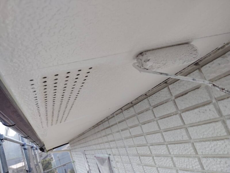 福岡県福岡市東区高美台のT様邸で外壁のひび割れや屋根の色あせに対応する外壁屋根塗装と屋根裏断熱材補充工事を行いました。2025年7月11日完成です。【HPより】