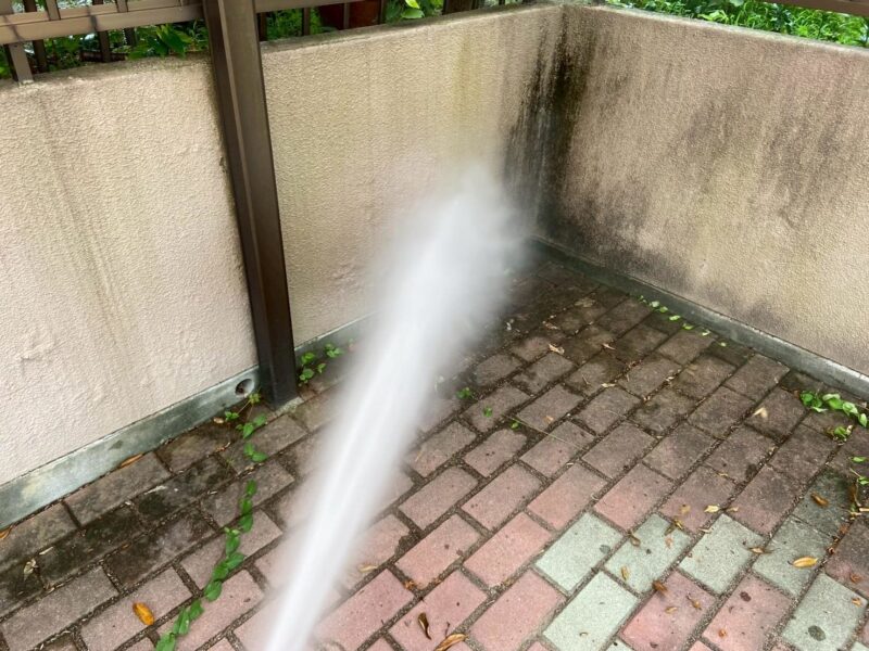 福岡県福岡市東区高美台のT様邸で外壁のひび割れや屋根の色あせに対応する外壁屋根塗装と屋根裏断熱材補充工事を行いました。2025年7月11日完成です。【HPより】