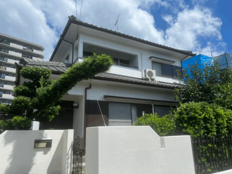 外壁にできた隙間を放置すると危険？原因と補修のタイミングをプロが解説