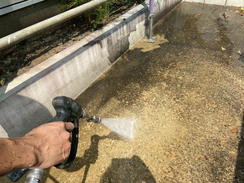 福岡県福岡市東区松崎のI様邸でチョーキングやひび割れ、シーリング劣化が見られる外壁の塗装工事を行いました。2025年8月2日完成です。【HPより】