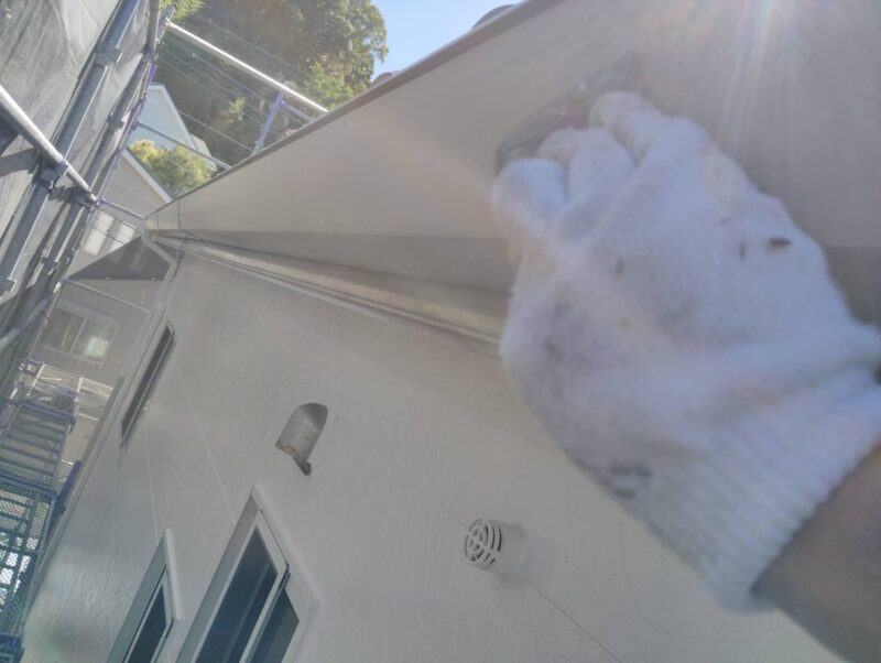 福岡県福岡市東区松崎のI様邸でチョーキングやひび割れ、シーリング劣化が見られる外壁の塗装工事を行いました。2025年8月2日完成です。【HPより】