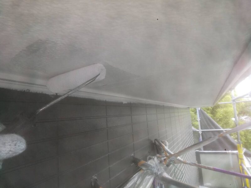 福岡県福岡市東区馬出のNアパートで外壁のひび割れやシーリングの劣化を補修する外壁塗装と屋根塗装工事を行いました。2025年8月31日完成です。【HPより】