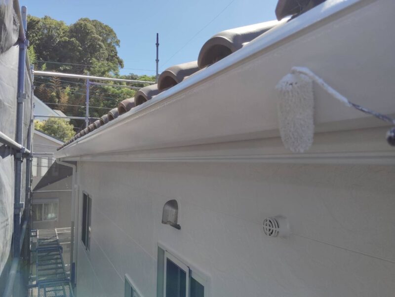 福岡県福岡市東区松崎のI様邸でチョーキングやひび割れ、シーリング劣化が見られる外壁の塗装工事を行いました。2025年8月2日完成です。【HPより】