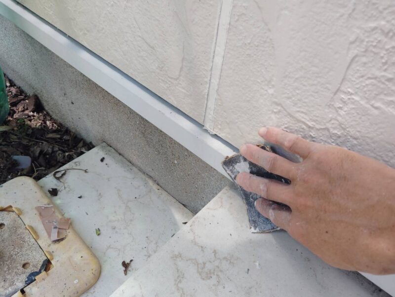 福岡県福岡市東区松崎のI様邸でチョーキングやひび割れ、シーリング劣化が見られる外壁の塗装工事を行いました。2025年8月2日完成です。【HPより】