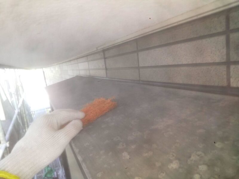 福岡県福岡市東区馬出のNアパートで外壁のひび割れやシーリングの劣化を補修する外壁塗装と屋根塗装工事を行いました。2025年8月31日完成です。【HPより】