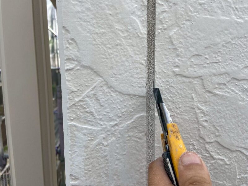 福岡県福岡市東区松崎のI様邸でチョーキングやひび割れ、シーリング劣化が見られる外壁の塗装工事を行いました。2025年8月2日完成です。【HPより】