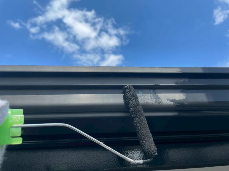 福岡県福岡市東区馬出のNアパートで外壁のひび割れやシーリングの劣化を補修する外壁塗装と屋根塗装工事を行いました。2025年8月31日完成です。【HPより】