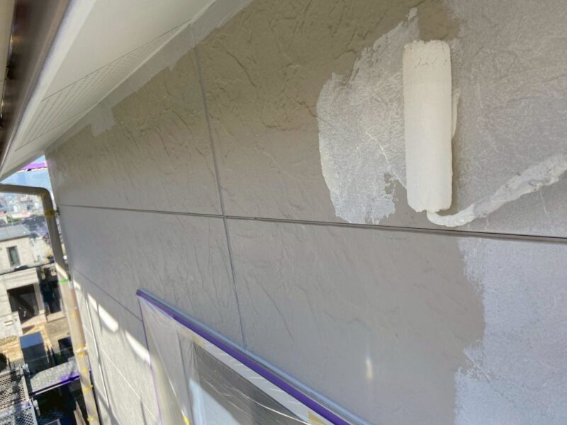 福岡県福岡市東区松崎のI様邸でチョーキングやひび割れ、シーリング劣化が見られる外壁の塗装工事を行いました。2025年8月2日完成です。【HPより】