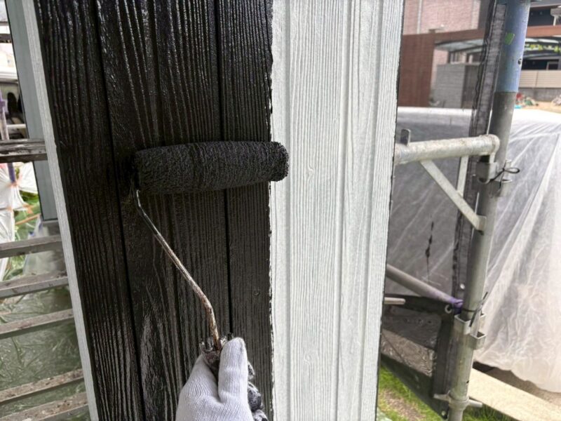 福岡県古賀市美明のY様邸で外壁のひび割れやシーリング劣化、塗膜の色あせが見られる部分を丁寧に補修する外壁塗装工事を行いました。2025年8月1日完成です。【HPより】