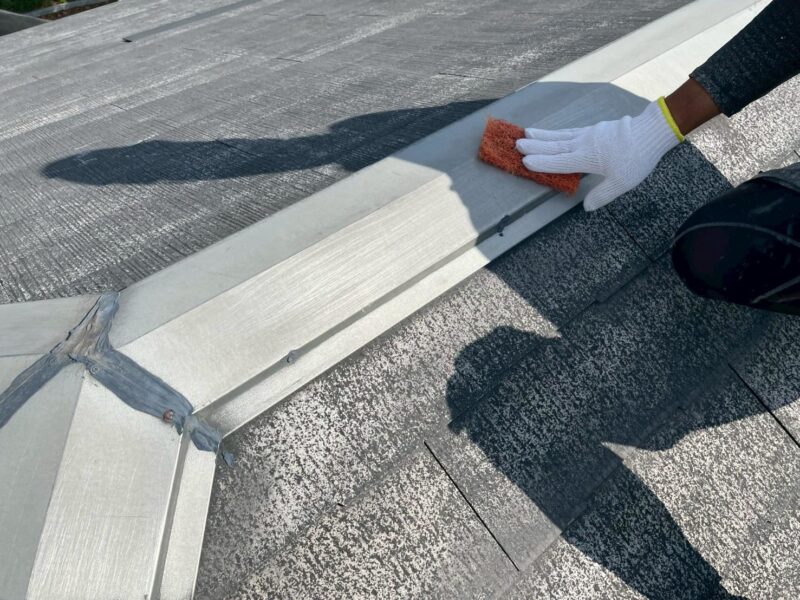 福岡県福岡市東区馬出のNアパートで外壁のひび割れやシーリングの劣化を補修する外壁塗装と屋根塗装工事を行いました。2025年8月31日完成です。【HPより】