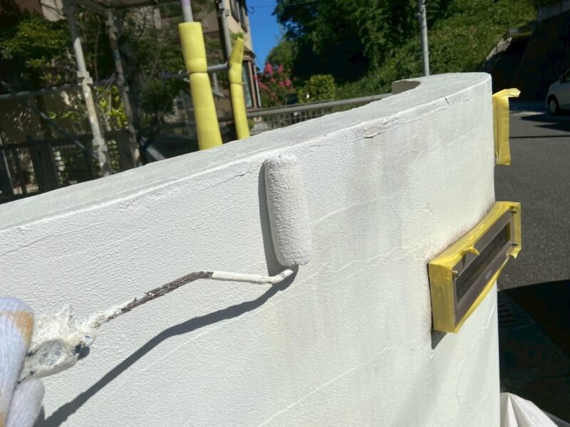 福岡県福岡市東区松崎のI様邸でチョーキングやひび割れ、シーリング劣化が見られる外壁の塗装工事を行いました。2025年8月2日完成です。【HPより】