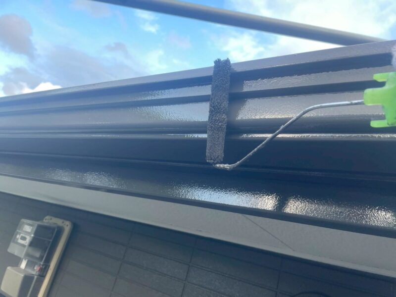 福岡県福岡市東区馬出のNアパートで外壁のひび割れやシーリングの劣化を補修する外壁塗装と屋根塗装工事を行いました。2025年8月31日完成です。【HPより】