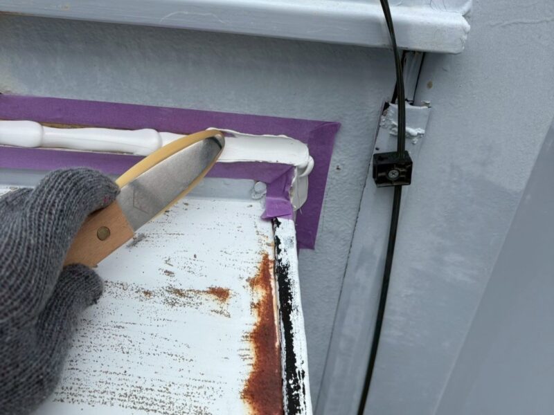 福岡県福岡市西区生の松原のK様邸で外壁のチョーキング現象と屋根の塗膜剥がれを改善する外壁屋根塗装工事を行っています。2025年9月15日着工です。【チラシより】