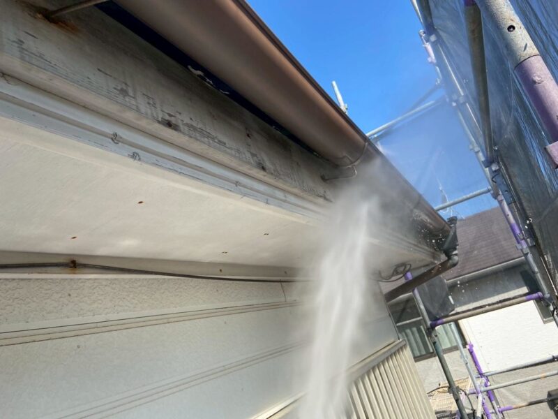 福岡県福岡市東区三苫のS様邸で外壁の劣化や軒天の傷みを直す外壁塗装と軒天張り替え波板張り替え工事を行いました。2025年9月18日完成です。【チラシより】