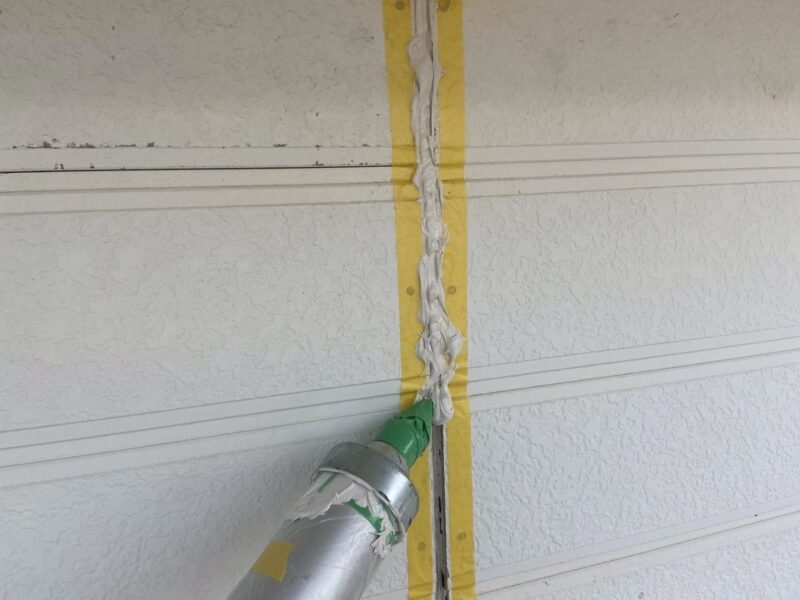 福岡県福岡市東区三苫のS様邸で外壁の劣化や軒天の傷みを直す外壁塗装と軒天張り替え波板張り替え工事を行いました。2025年9月18日完成です。【チラシより】