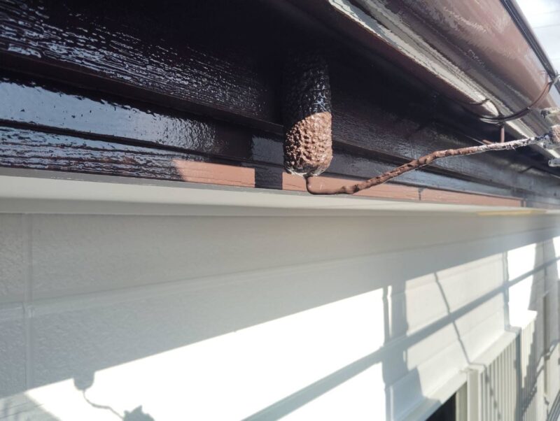 福岡県福岡市東区三苫のS様邸で外壁の劣化や軒天の傷みを直す外壁塗装と軒天張り替え波板張り替え工事を行いました。2025年9月18日完成です。【チラシより】