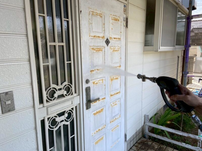 福岡県福岡市東区三苫のS様邸で外壁の劣化や軒天の傷みを直す外壁塗装と軒天張り替え波板張り替え工事を行いました。2025年9月18日完成です。【チラシより】