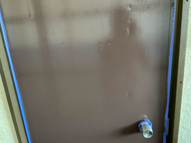 福岡県福岡市東区土井のU様邸で外壁のひび割れや塗膜の劣化を補修し屋根の防水性を高める外壁屋根塗装工事を行いました。2025年10月17日完成です。【HPより】