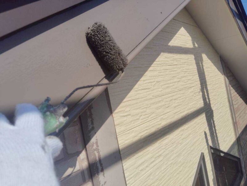 福岡県福岡市東区香椎台のN様邸でシーリングの劣化や帯の汚れを整える外壁クリヤー塗装工事を行いました。2025年10月14日完成です。【HPより】