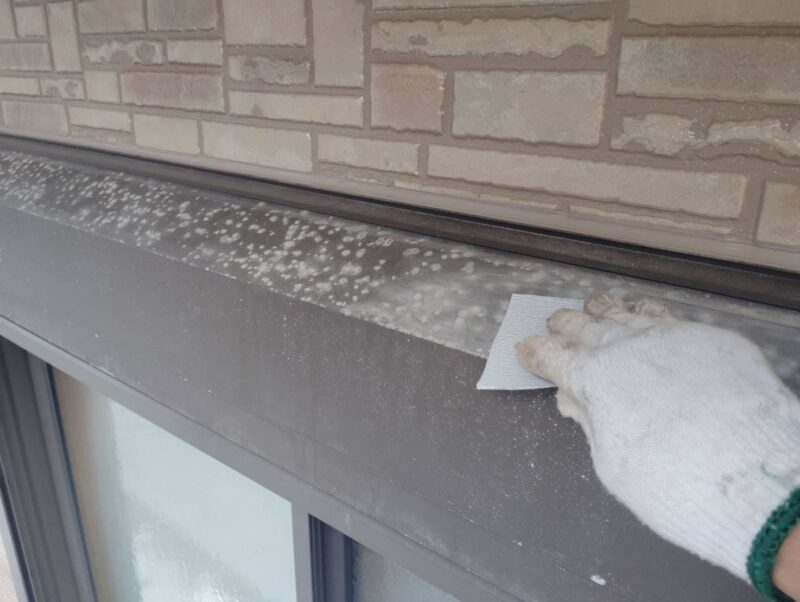 福岡県福岡市東区香椎台のN様邸でシーリングの劣化や帯の汚れを整える外壁クリヤー塗装工事を行いました。2025年10月14日完成です。【HPより】