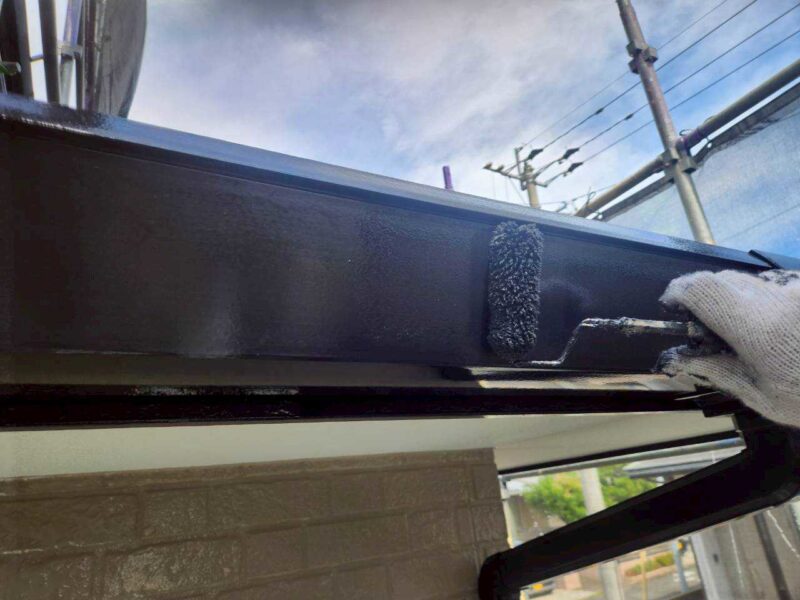 福岡県糟屋郡新宮町下府のH様邸でシーリングの割れや外壁の劣化を補修する外壁塗装工事を行いました。2025年10月2日完成です。【チラシより】