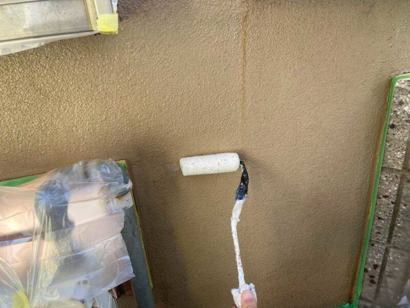 福岡県福岡市東区香椎台のN様邸でシーリングの劣化や帯の汚れを整える外壁クリヤー塗装工事を行いました。2025年10月14日完成です。【HPより】