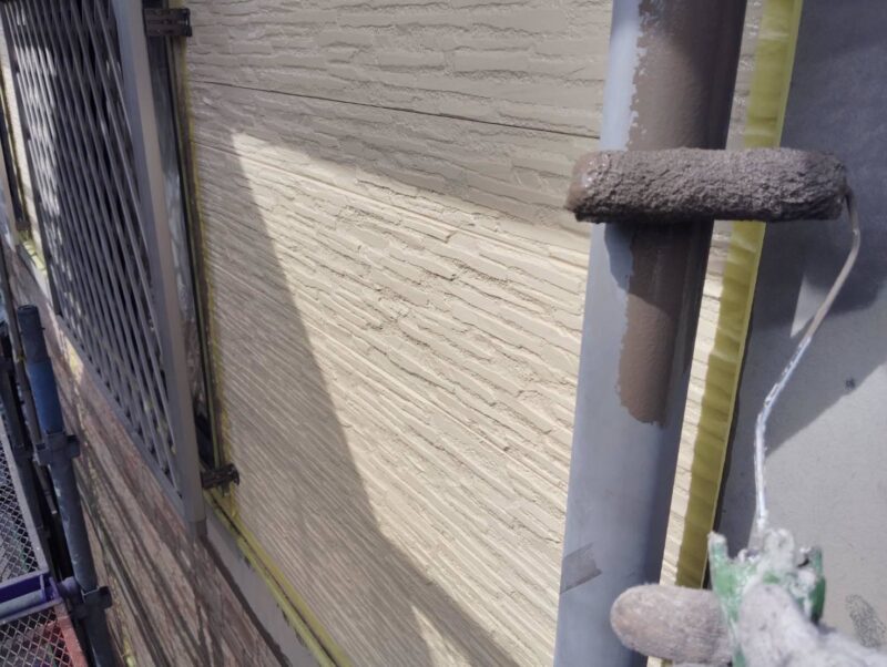 福岡県福岡市東区香椎台のN様邸でシーリングの劣化や帯の汚れを整える外壁クリヤー塗装工事を行いました。2025年10月14日完成です。【HPより】