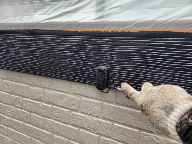 福岡県糟屋郡新宮町下府のH様邸でシーリングの割れや外壁の劣化を補修する外壁塗装工事を行いました。2025年10月2日完成です。【チラシより】