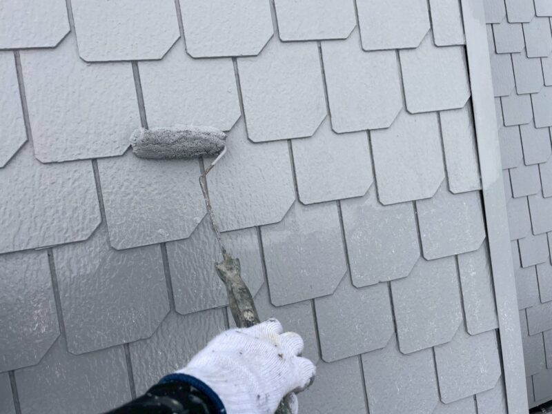 福岡県筑紫野市光が丘のT様邸で屋根の塗膜劣化と付帯部の色あせを整える塗装工事を行っています。2025年10月4日着工です。【OB様より】