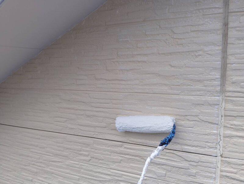 福岡県福岡市東区香椎台のN様邸でシーリングの劣化や帯の汚れを整える外壁クリヤー塗装工事を行いました。2025年10月14日完成です。【HPより】