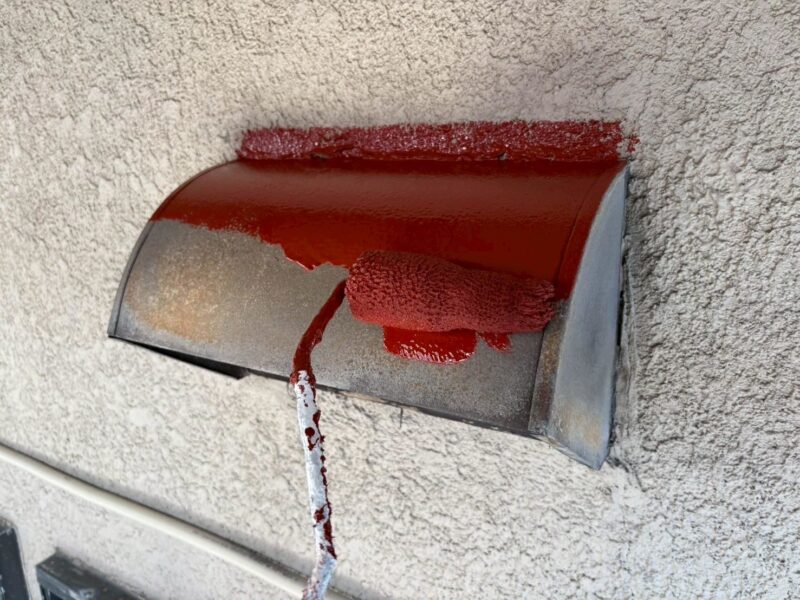 福岡県福岡市東区土井のU様邸で外壁のひび割れや塗膜の劣化を補修し屋根の防水性を高める外壁屋根塗装工事を行いました。2025年10月17日完成です。【HPより】