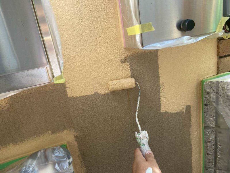 福岡県福岡市東区香椎台のN様邸でシーリングの劣化や帯の汚れを整える外壁クリヤー塗装工事を行いました。2025年10月14日完成です。【HPより】