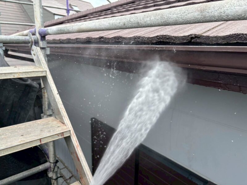 福岡県古賀市舞の里のY様邸で外壁の塗膜剥がれや屋根の劣化を補修する外壁屋根塗装・防水工事を行いました。2025年10月14日完成です。【HPより】