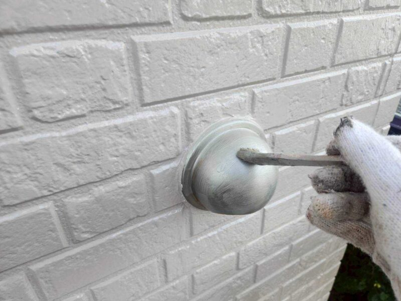 福岡県糟屋郡新宮町下府のH様邸でシーリングの割れや外壁の劣化を補修する外壁塗装工事を行いました。2025年10月2日完成です。【チラシより】