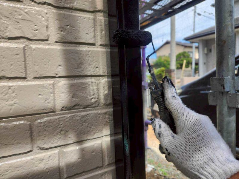 福岡県糟屋郡新宮町下府のH様邸でシーリングの割れや外壁の劣化を補修する外壁塗装工事を行いました。2025年10月2日完成です。【チラシより】