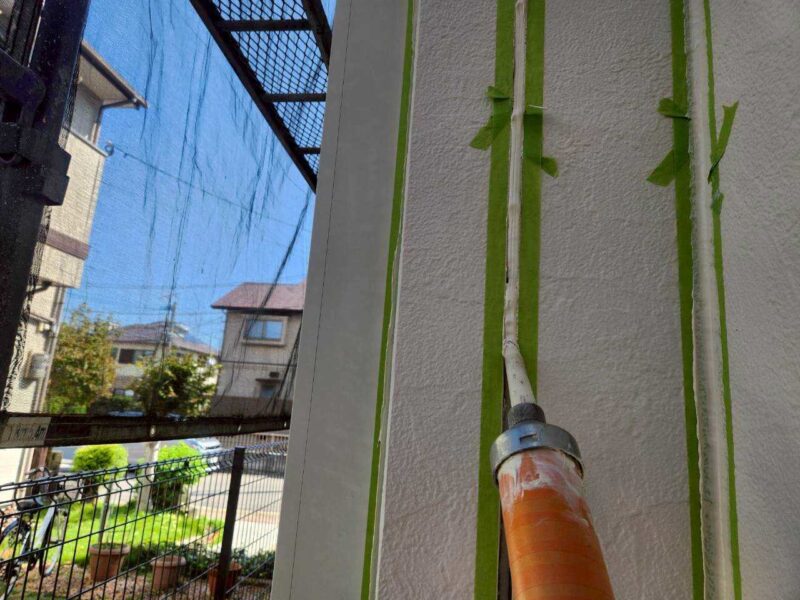 福岡県古賀市花見東のT様邸でチョーキングやシーリングの劣化を補修し屋根と外壁を美しく保つ塗装工事を行いました。2025年10月28日完成です。【HPより】