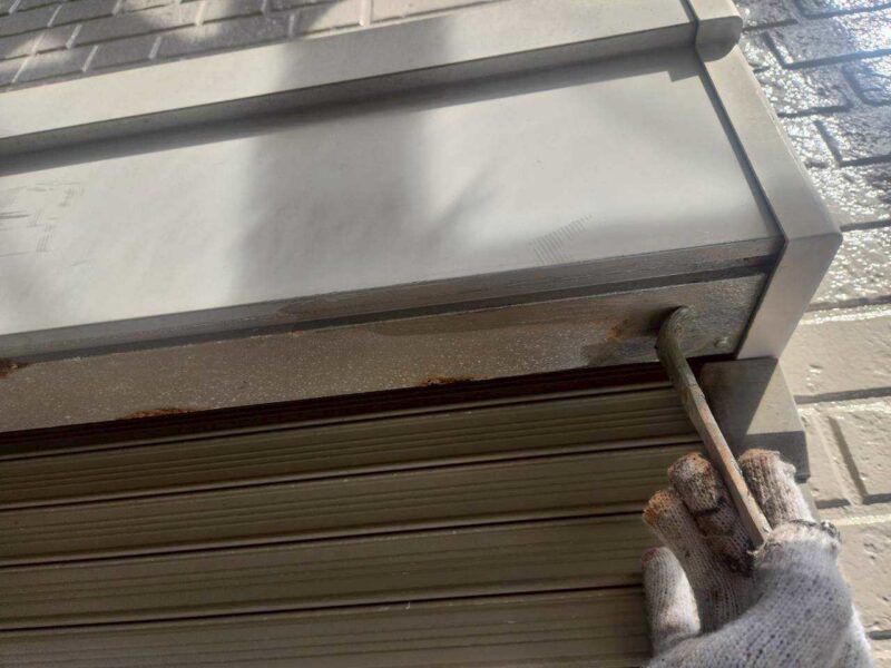 福岡県糟屋郡新宮町下府のH様邸でシーリングの割れや外壁の劣化を補修する外壁塗装工事を行いました。2025年10月2日完成です。【チラシより】