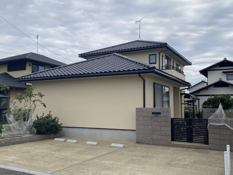 福岡県太宰府市朱雀のT様邸で外壁の防水性を高め美観を整える外壁塗装工事を行いました。2025年11月10日完成です。【チラシより】