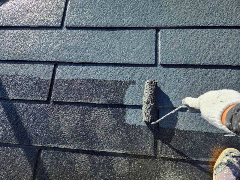 福岡県古賀市花見東のT様邸でチョーキングやシーリングの劣化を補修し屋根と外壁を美しく保つ塗装工事を行いました。2025年10月28日完成です。【HPより】