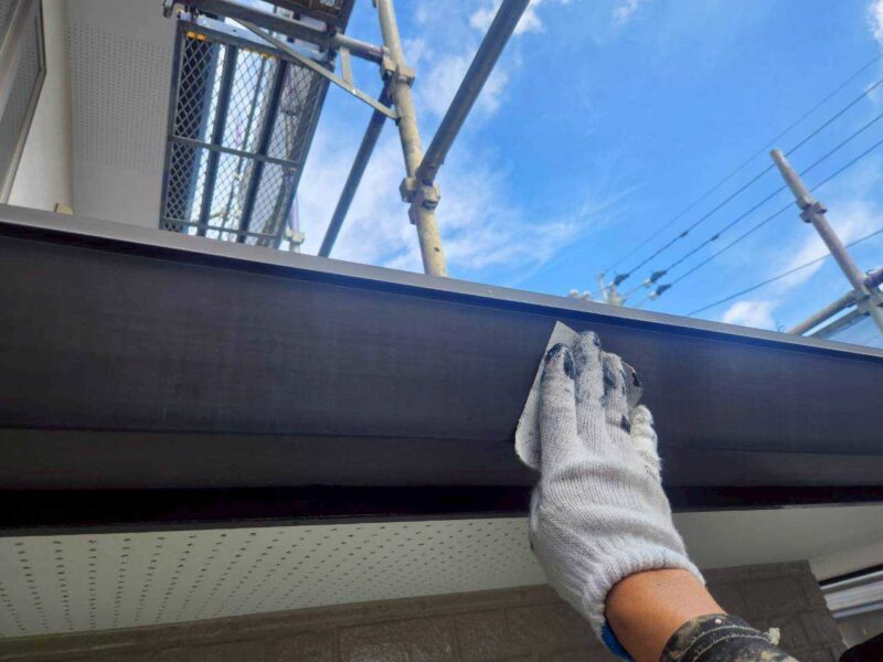 福岡県糟屋郡新宮町下府のH様邸でシーリングの割れや外壁の劣化を補修する外壁塗装工事を行いました。2025年10月2日完成です。【チラシより】