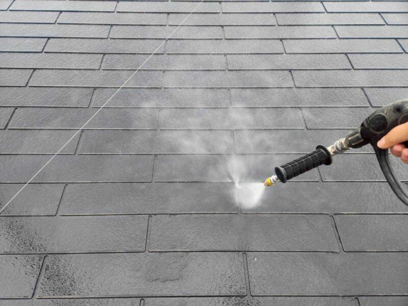 福岡県古賀市花見東のT様邸でチョーキングやシーリングの劣化を補修し屋根と外壁を美しく保つ塗装工事を行いました。2025年10月28日完成です。【HPより】